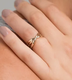 Shop Anekke Anillo Triple Dorado Jera